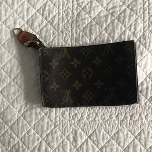louis vuitton wallet (PURSE NOT INCLUDED)